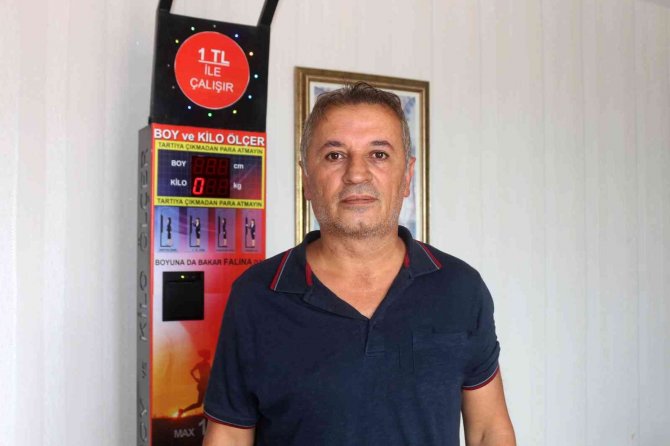 Vanlı öğretmen boy ve kilo ölçen cihaz üretti