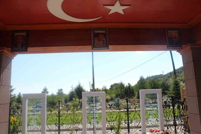 15 Temmuz’da 2 oğlunu ve damadını şehit veren ninenin gözyaşları dinmiyor