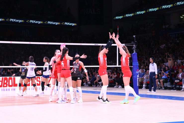 A Milli Kadın Voleybol Takımı, Milletler Ligi’nde yarı finale yükseldi