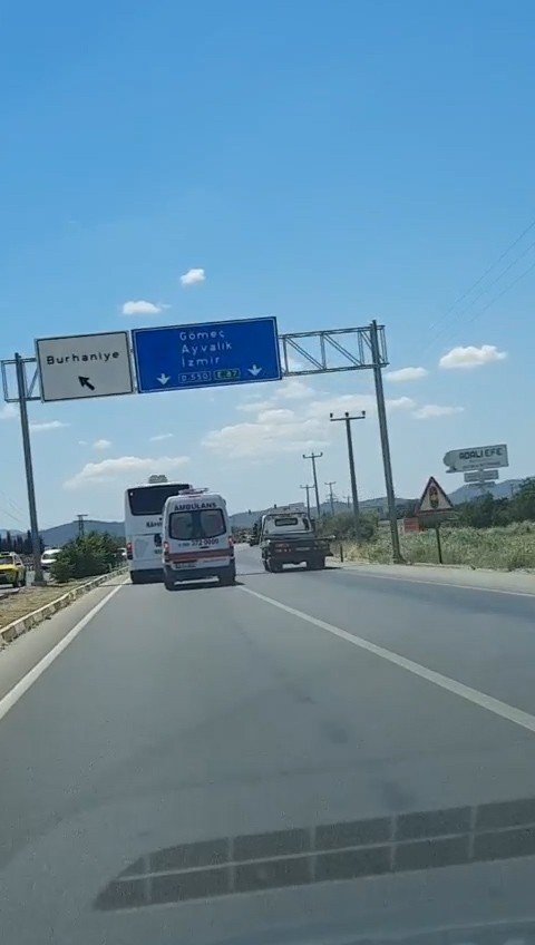 Ambulansa yol vermeyen otobüs kilometrelerce yoluna devam etti