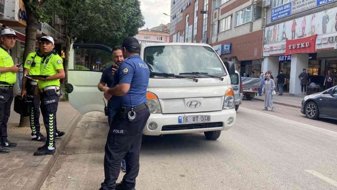 Çaldığı araçla emniyet müdürüne yakalandı