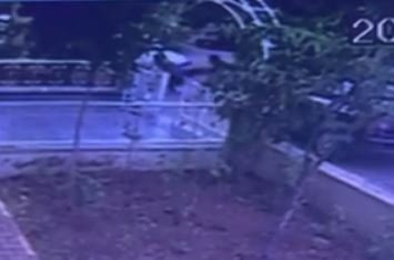 Diş hekimi meslektaşını darbetti, o anlar kamerada