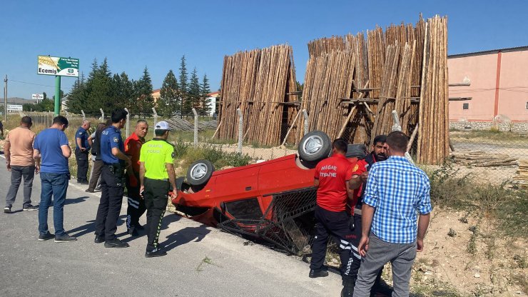 Kamyonet takla attı: 8 yaralı