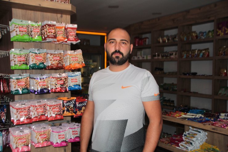 Market kasasından hırsızlık kamerada