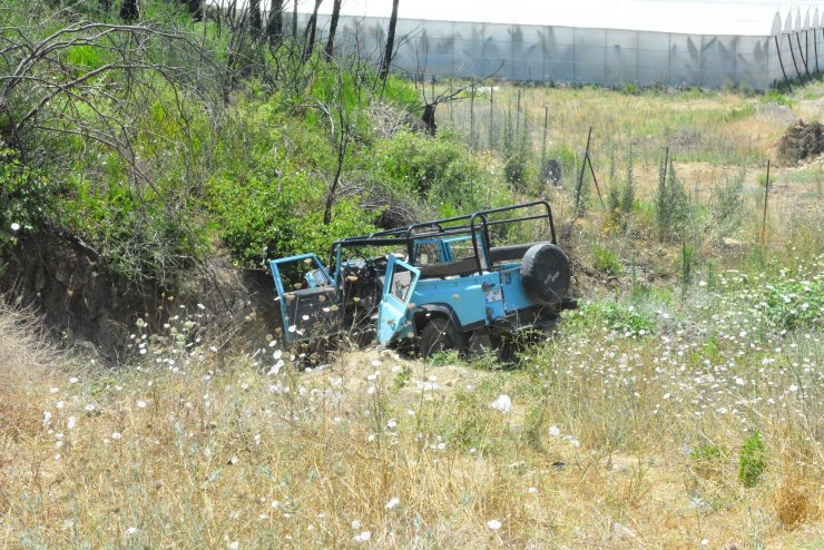 Safari cipi uçuruma yuvarlandı; 2 ölü, 8 yaralı
