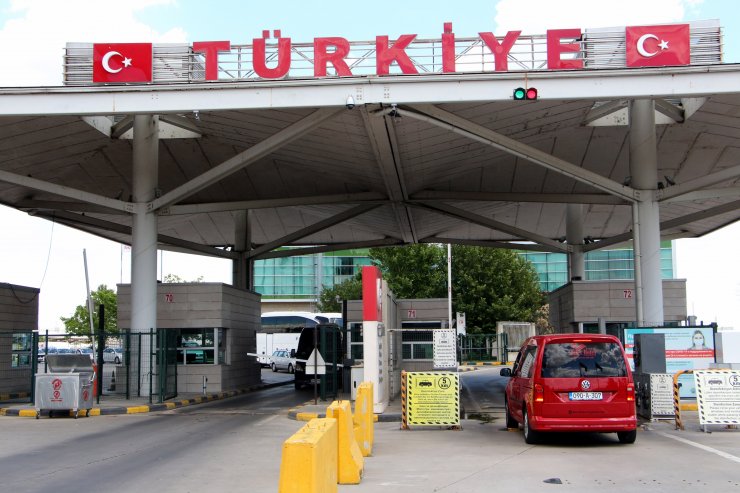 Sınır kapılarından 578 bin gurbetçi, ülkeye geldi