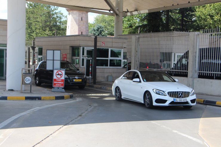 Sınır kapılarından 578 bin gurbetçi, ülkeye geldi