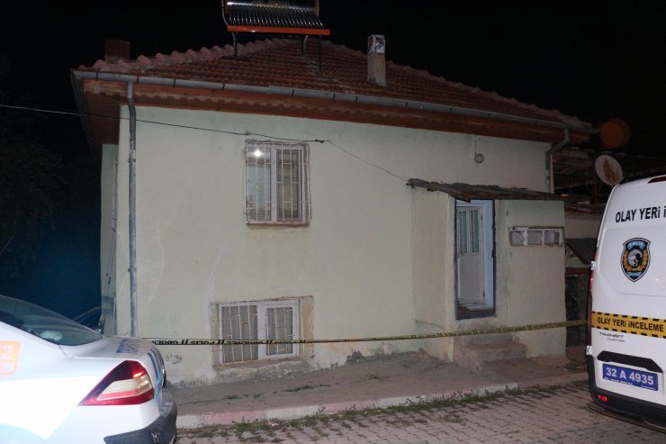 Tartıştığı karısını döverek öldürüp, intihar etti