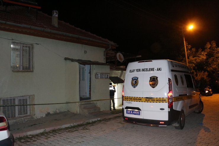 Tartıştığı karısını döverek öldürüp, intihar etti