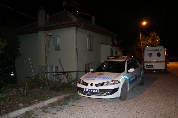 Tartıştığı karısını döverek öldürüp, intihar etti