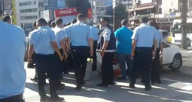 Zabıtadan seyyar satıcılara şok baskın