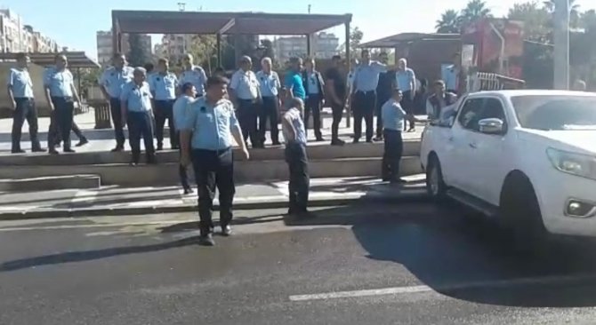 Zabıtadan seyyar satıcılara şok baskın