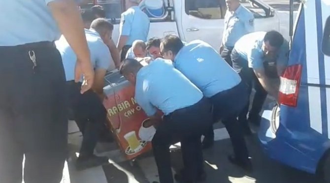 Zabıtadan seyyar satıcılara şok baskın