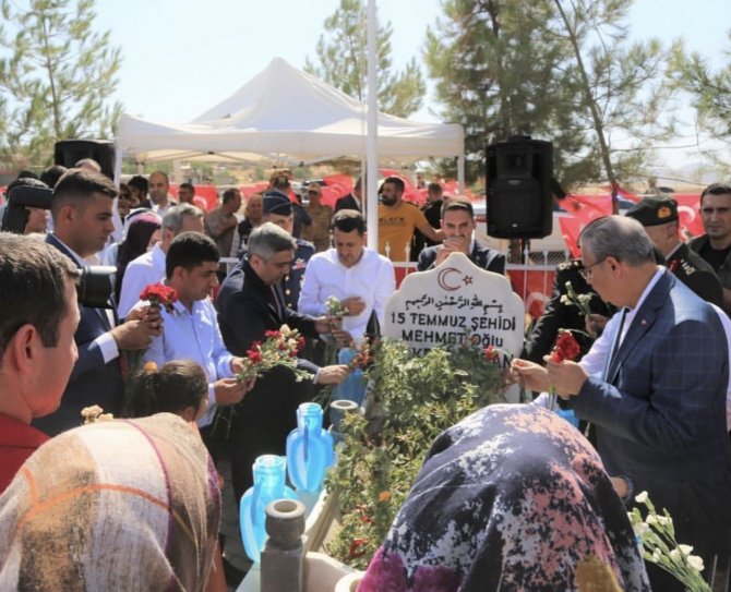Diyarbakır’da 15 Temmuz şehidi kabri başında anıldı