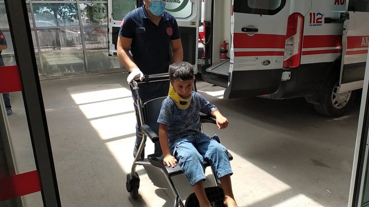 Adıyaman'da otomobil şarampole devrildi: 5 yaralı