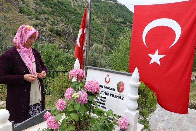 Şehit öğretmen Necmettin Yılmaz'ı annesi anlattı
