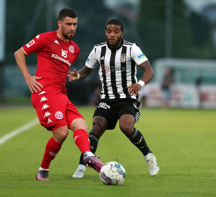 Beşiktaş, Cenk Tosun'la güldü