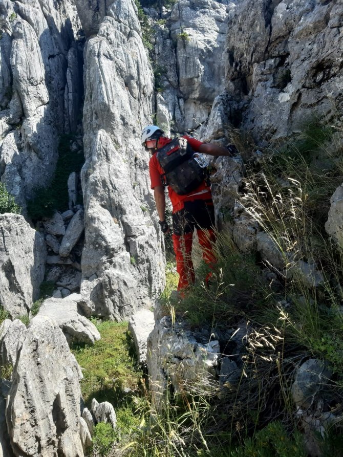 Dört gündür kayıp olan yaşlı kadın 160 kişilik ekiple aranıyor