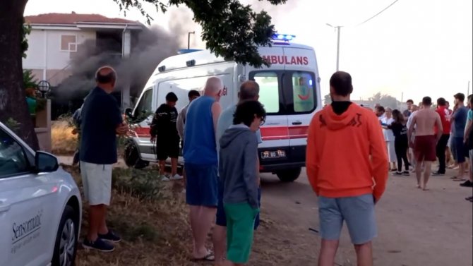 Evin garajındaki LPG’li otomobil yandı