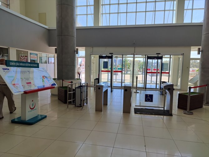 Sağlıkta şiddete karşı hastanelere metal kapı dedektörü