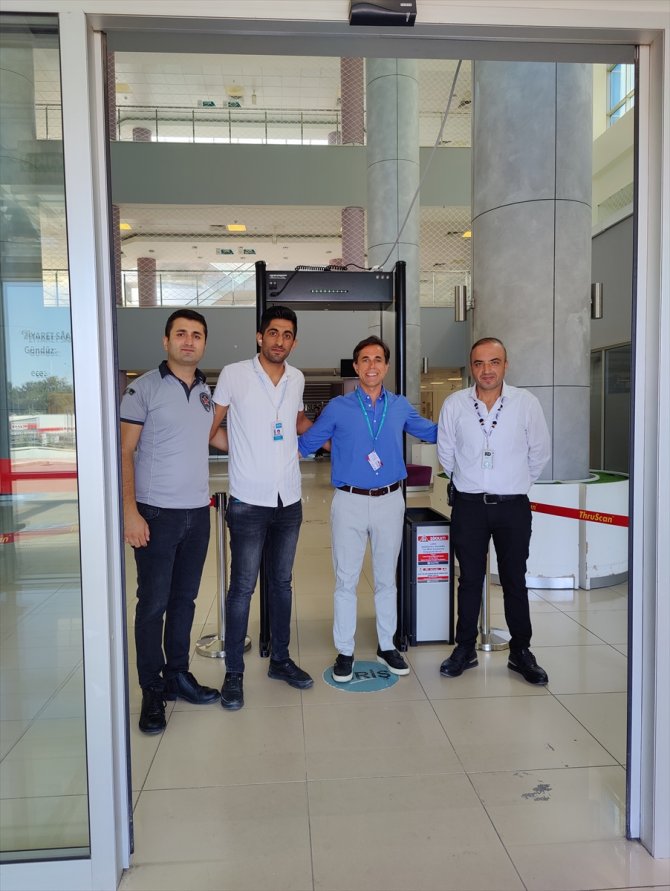 Sağlıkta şiddete karşı hastanelere metal kapı dedektörü