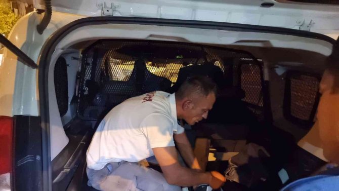 Genç kızları takip edip videolarını çeken şüpheliye meydan dayağı