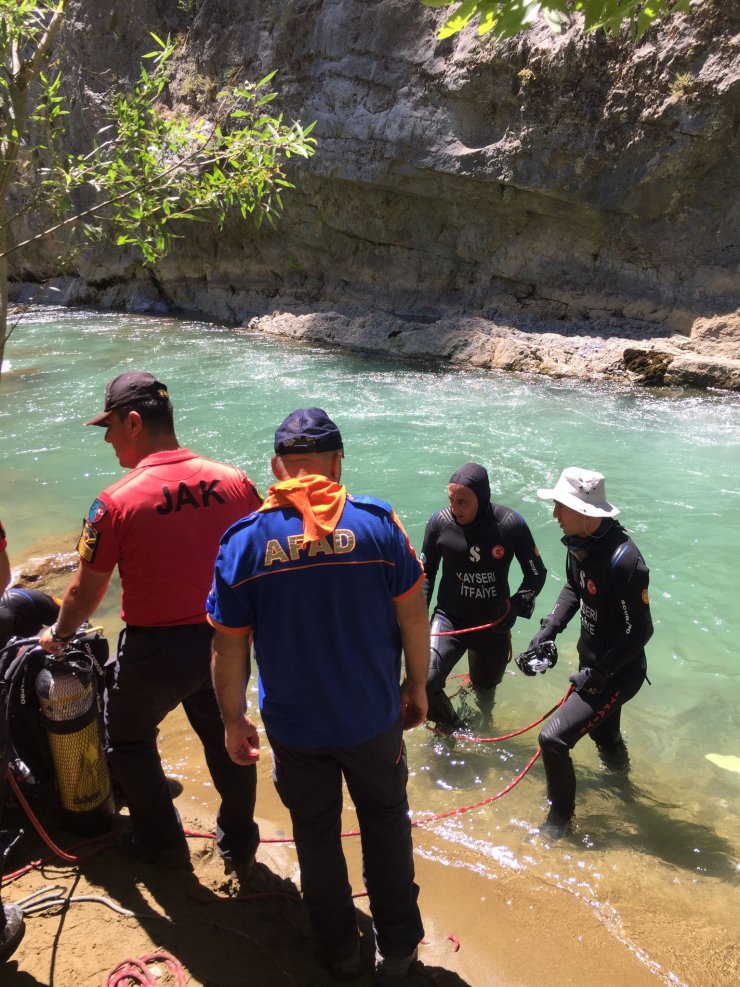 Irmağa düşen 14 yaşındaki çocuk kayboldu