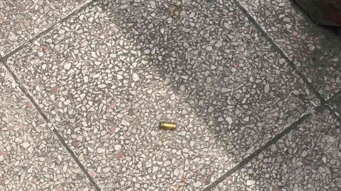 Kamelyada silahlı kavga kameraya yansıdı: 2 ölü, 1 yaralı