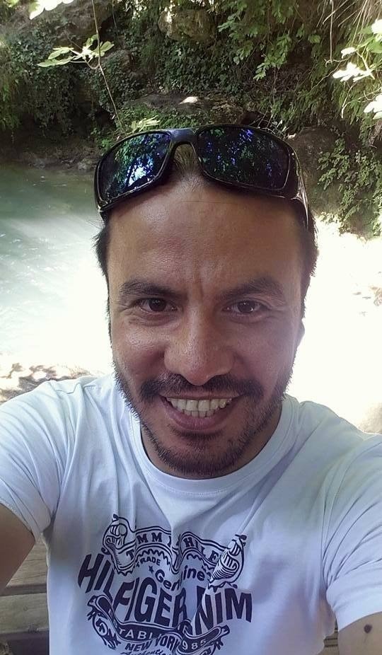 Öldürülen yakınları için adliye önünde toplandılar