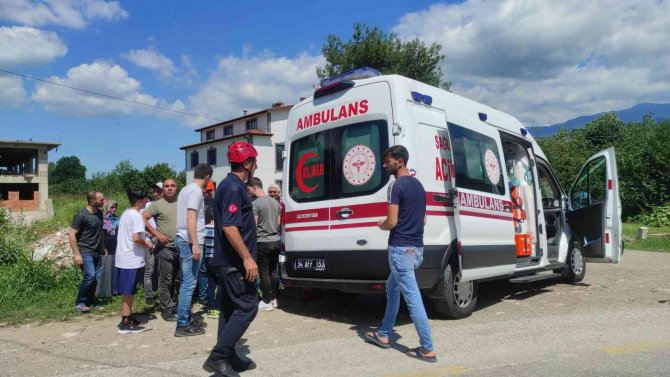 Sakarya’da otomobil şarampole yuvarlandı: 6 yaralı