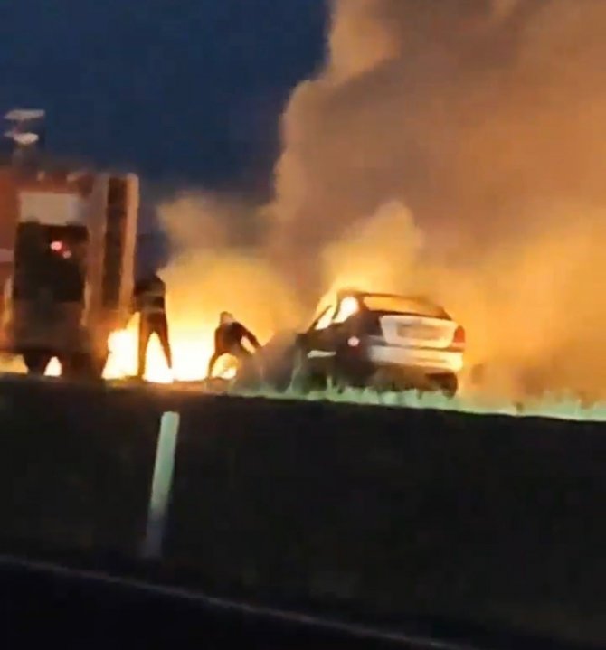 Seyir halinde bulunan LPG’li araç alev topuna döndü