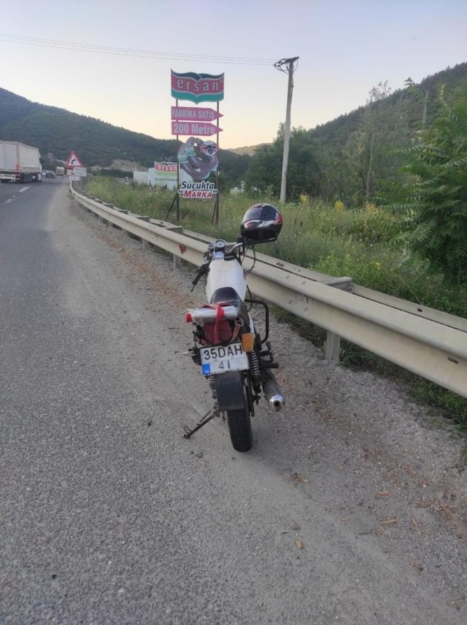 Takla atan motosikletteki karı koca yaralandı