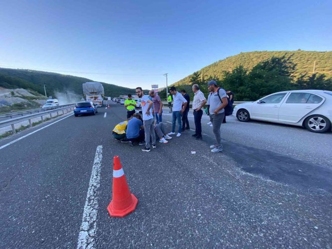 Takla atan motosikletteki karı koca yaralandı