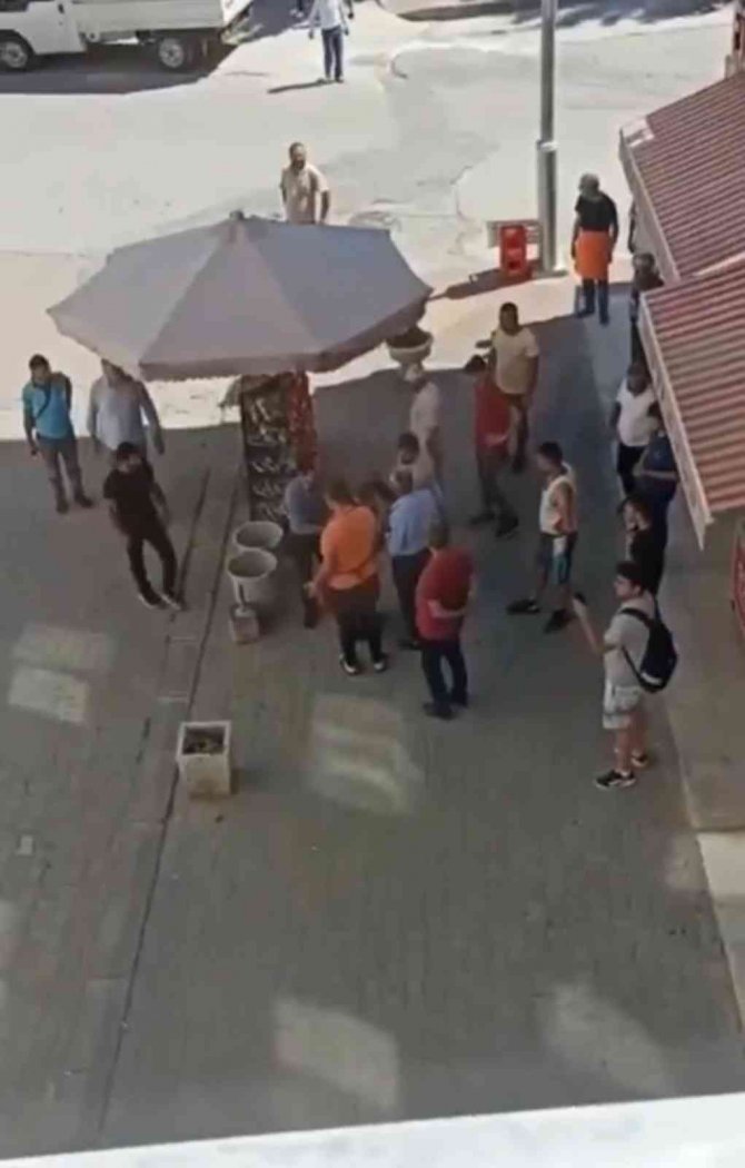 Tartıştığı akrabasının dükkanına kurşun yağdırdı