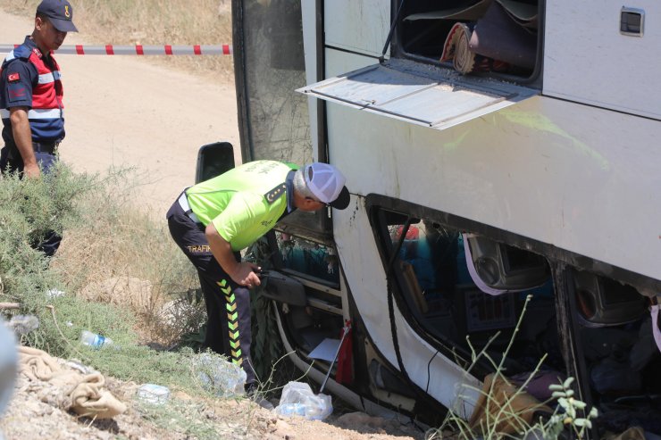 Tur otobüsü kazasında 41 yaralıdan 39'u taburcu oldu