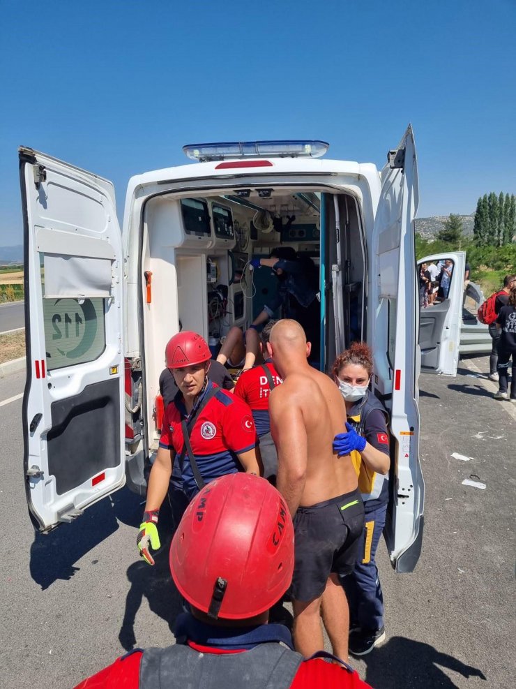 Tur otobüsü kazasında 41 yaralıdan 39'u taburcu oldu