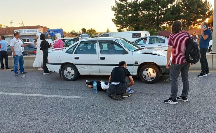 Yoldan geçerken otomobilin çarptığı Elif, yaşama tutunamadı