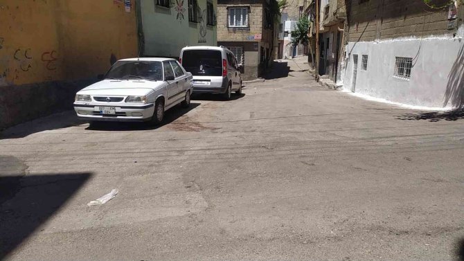 8 yaşındaki çocuk silahlı kavganın arasında kalarak hayatını kaybetti