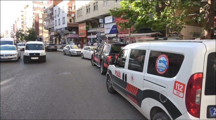 Çocukların kavgasına aileler de karıştı; o anlar kamerada