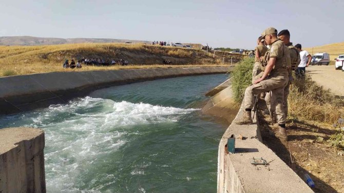 Diyarbakır’da su kanalına giren genç, akıntıya kapılarak kayboldu