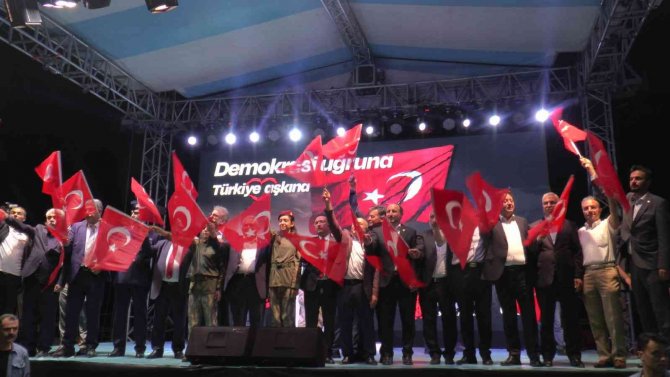 Dünyanın en büyük Türk Bayrağı 15 Temmuz’da yeniden açıldı