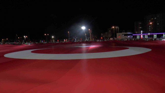 Dünyanın en büyük Türk Bayrağı 15 Temmuz’da yeniden açıldı
