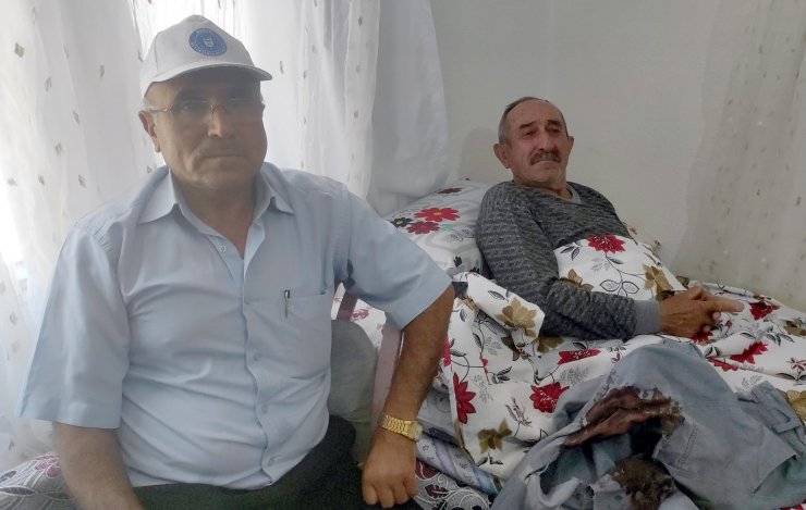 Hayvanlarını otlattığı ormanda ayının saldırısına uğradı