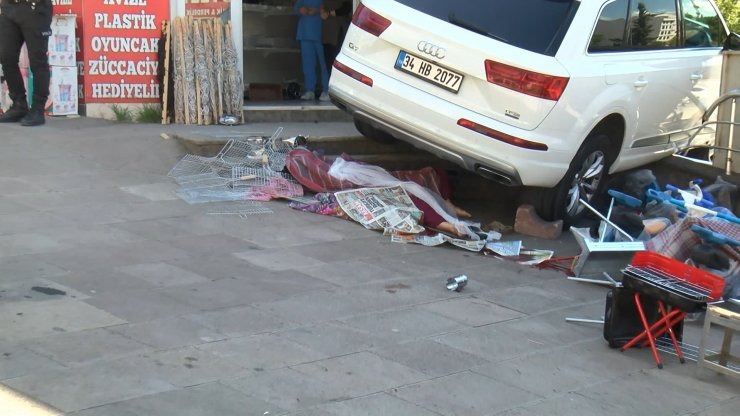 Kaldırımdaki iki kadını ezdi: 1 ölü 