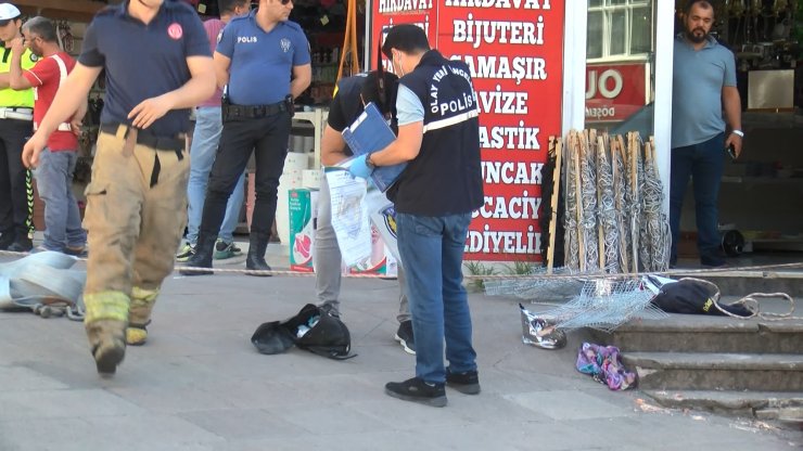 Kaldırımdaki iki kadını ezdi: 1 ölü 