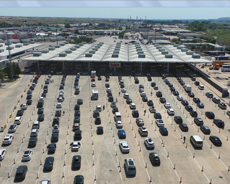 Kapıkule'de gurbetçi yoğunluğu