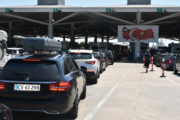 Kapıkule'de gurbetçi yoğunluğu