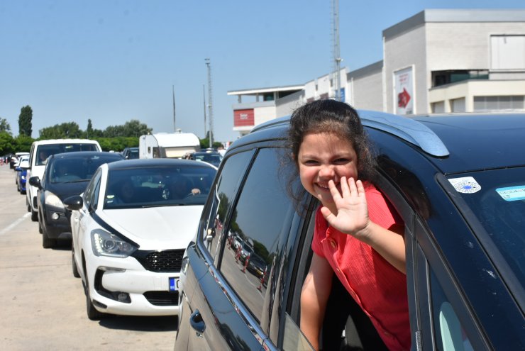Kapıkule'de gurbetçi yoğunluğu