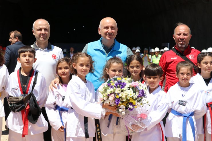 Karaismailoğlu: Bursa-İstanbul arası YHT ile 2 saat 15 dakika olacak