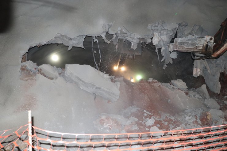 Karaismailoğlu: Bursa-İstanbul arası YHT ile 2 saat 15 dakika olacak